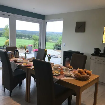 לינה וארוחת בוקר La Colombe 4*